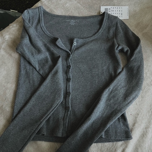 Brandy Melville New With Tags button up shirt in gray - Picture 1 of 4